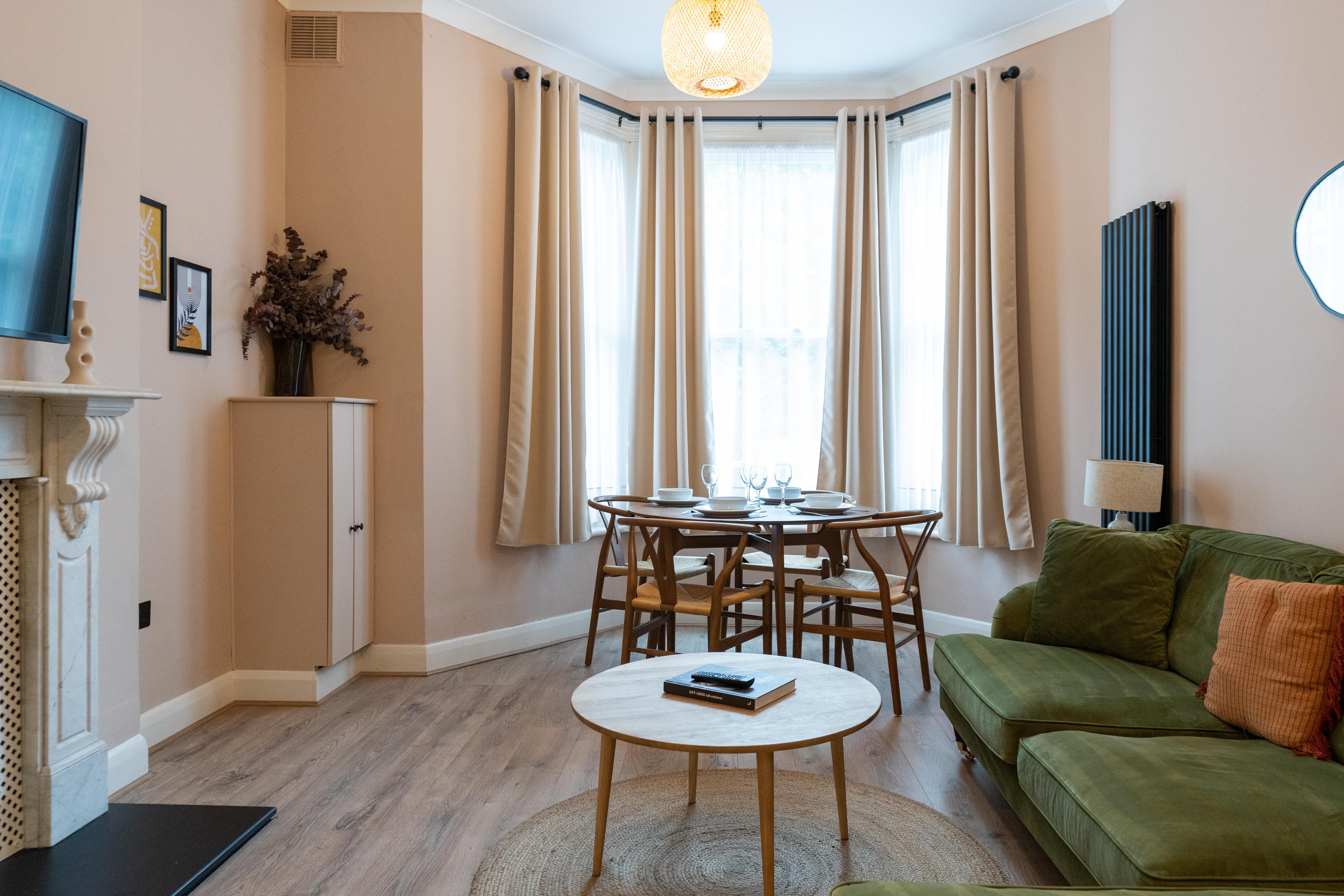 Airy dining at Lamington Apartments, Hammersmith, London - Citybase Apartments